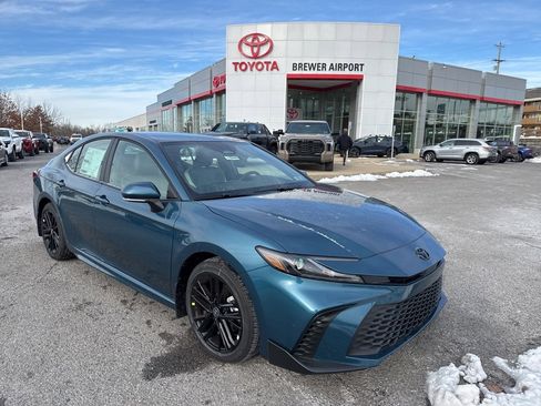 New 2026 Toyota Camry SE image 2