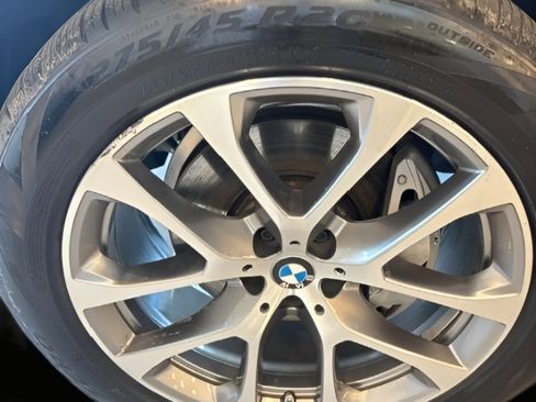 Used 2025 BMW X5 xDrive40i w/ Premium Package AWD/4WD image 5