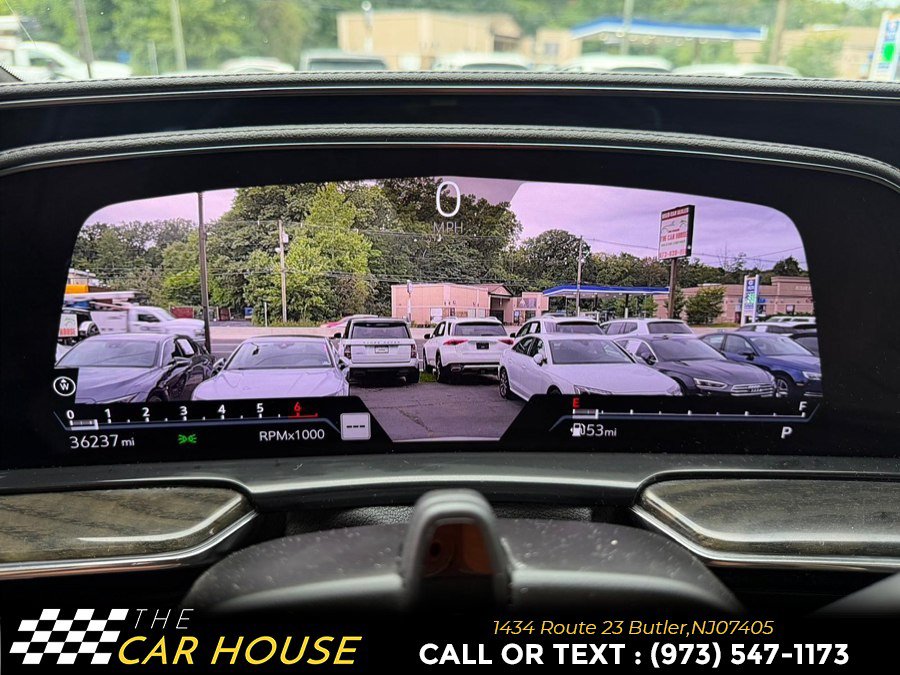 Used 2024 Cadillac Escalade Premium Luxury RWD image 29