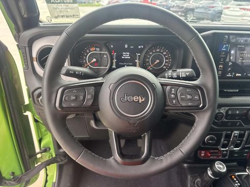 Used 2025 Jeep Wrangler Unlimited Sport AWD/4WD image 20