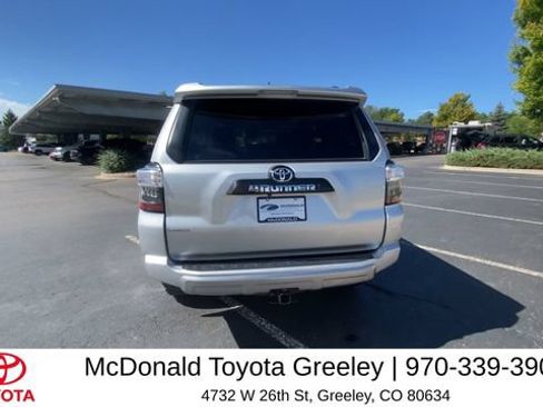 Used 2022 Toyota 4Runner TRD Off-Road Premium AWD/4WD image 6