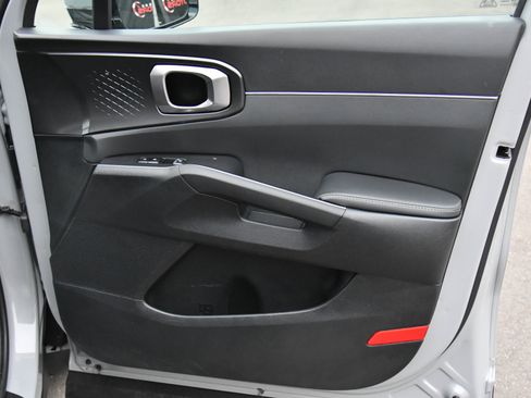 Used 2025 Kia Sorento S image 51