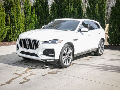Used 2023 Jaguar F-PACE S image 5