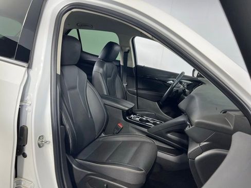 Used 2023 Buick Envision Essence image 32