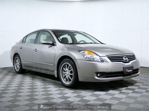 Used 2007 Nissan Altima 3.5 SE w/ XM Premium Pkg image 1