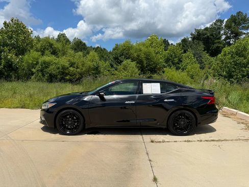 Used 2017 Nissan Maxima SR w/ Midnight Edition image 2