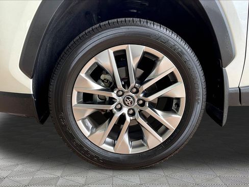 Used 2021 Toyota RAV4 Limited AWD/4WD image 32
