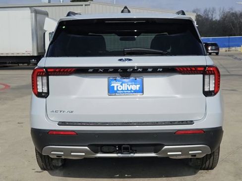 New 2026 Ford Explorer Active w/ Active Comfort Package image 25