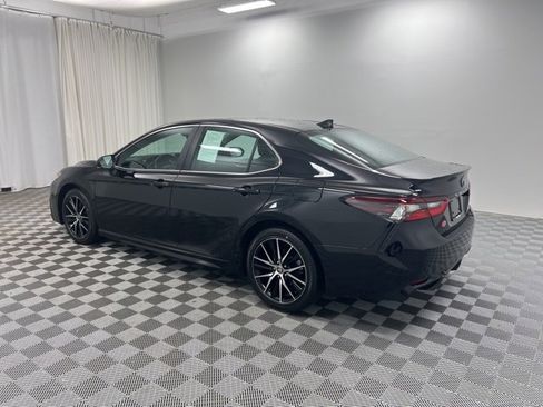 Used 2023 Toyota Camry SE image 7