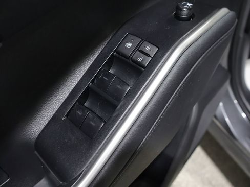 Used 2023 Toyota Highlander LE AWD/4WD image 14