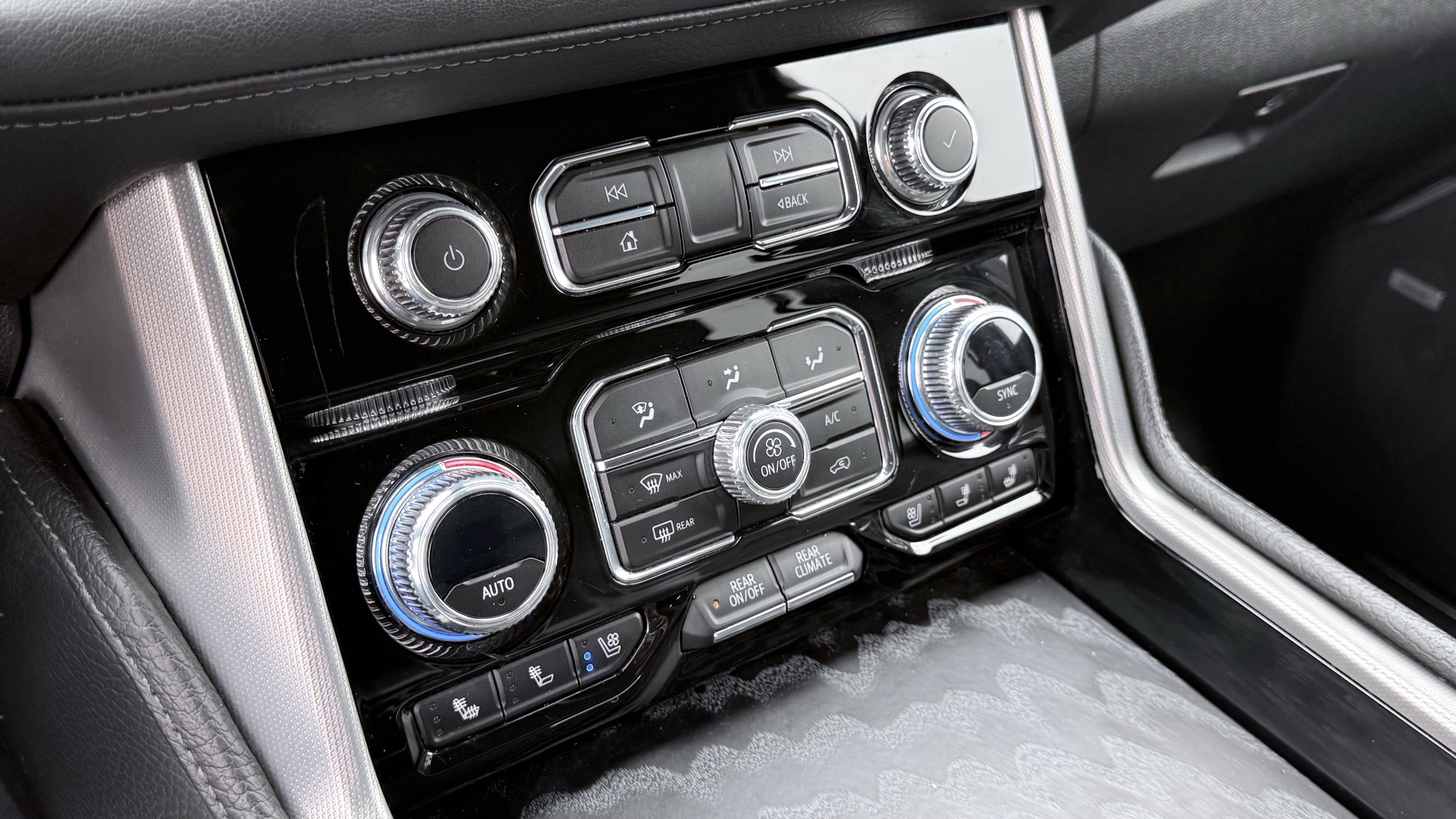Used 2023 GMC Yukon Denali RWD image 62
