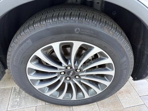 Certified 2024 Lincoln Aviator Reserve w/ Equipment Group 201A RWD image 38