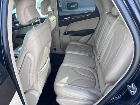 Used 2017 Lincoln MKC Reserve image 13