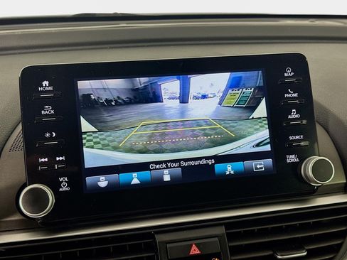 Used 2021 Honda Accord Touring image 18