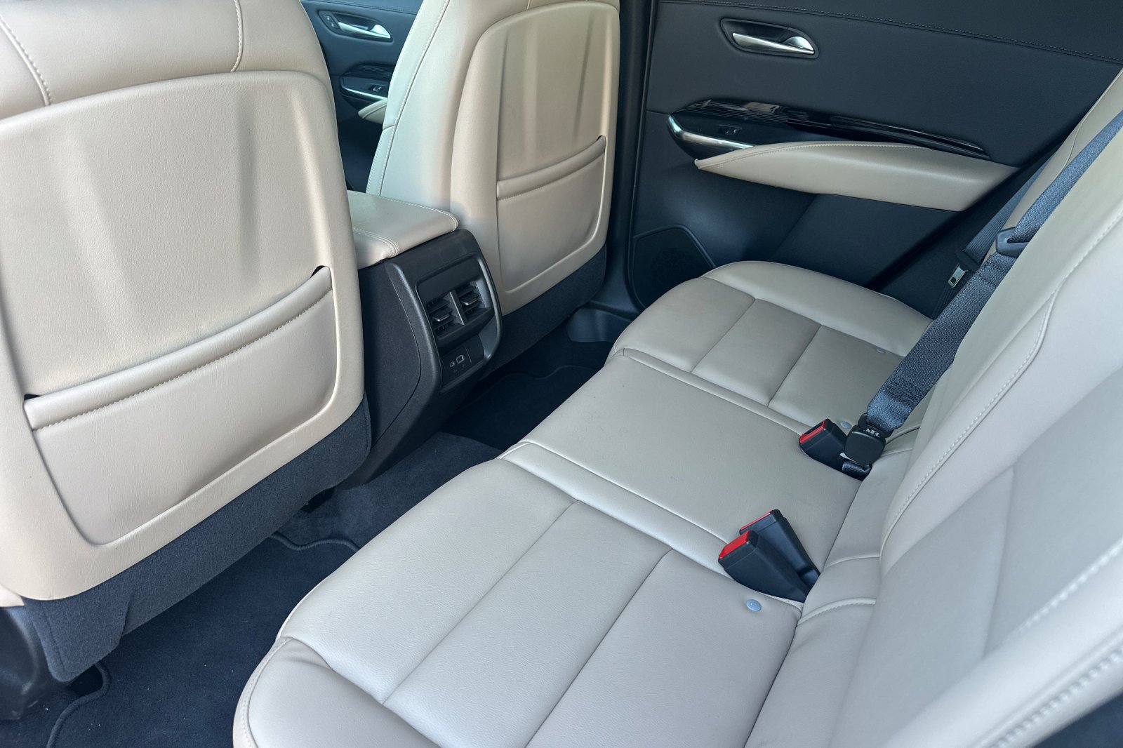 Used 2024 Cadillac XT4 Luxury FWD image 14