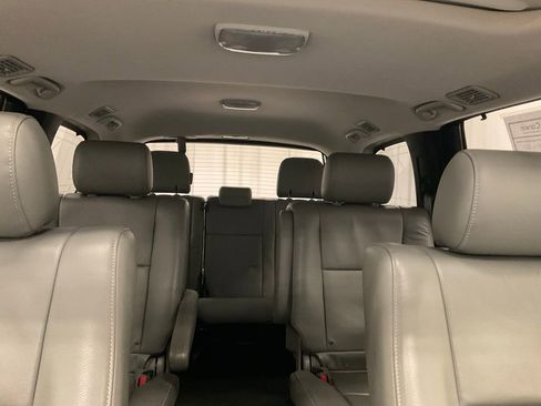 Used 2019 Toyota Sequoia Limited w/ Safety & Convenience Package image 22