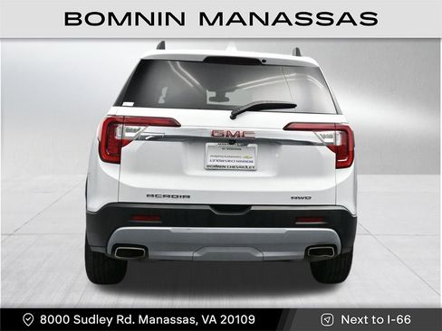 Used 2023 GMC Acadia SLE w/ Driver Convenience Package AWD/4WD image 4