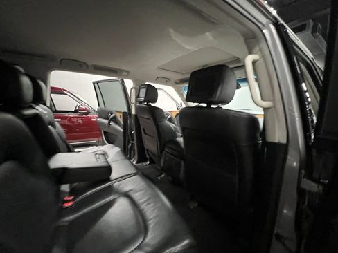 Used 2011 INFINITI QX56 4WD w/ Theater Pkg image 28