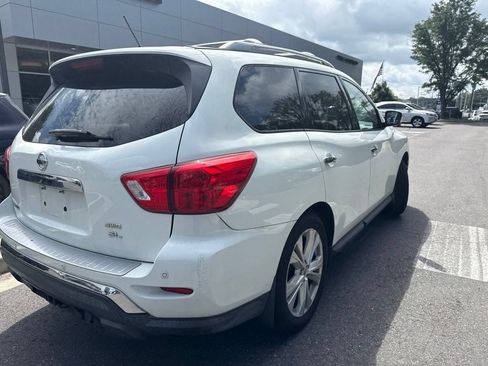 Used 2018 Nissan Pathfinder SL w/ SL Premium Package AWD/4WD image 8
