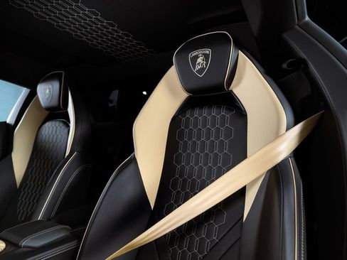 Used 2024 Lamborghini Revuelto AWD/4WD image 25