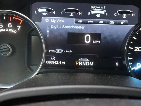 Used 2019 Ford F150 Lariat w/ Equipment Group 502A Luxury AWD/4WD image 3