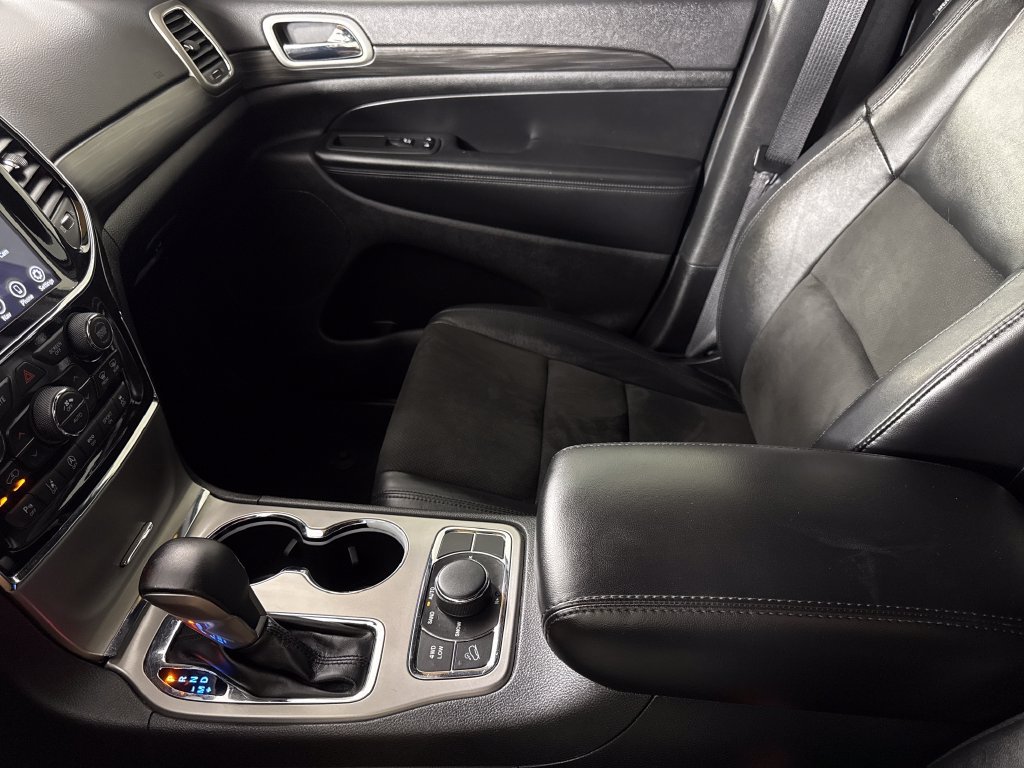 Used 2022 Jeep Grand Cherokee Laredo X AWD/4WD image 23