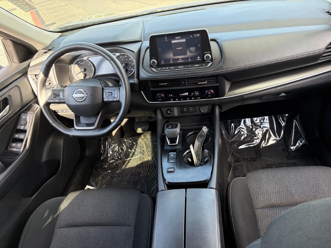 Certified 2025 Nissan Rogue SV FWD image 15