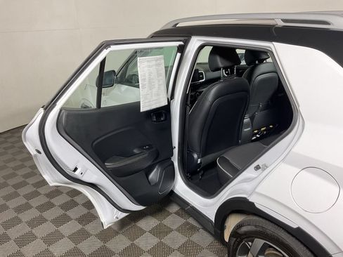 Used 2023 Hyundai Venue Limited w/ Cargo Package FWD image 32