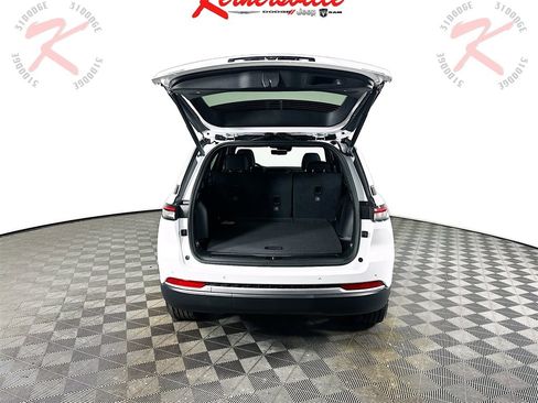 New 2026 Jeep Grand Cherokee Limited image 16