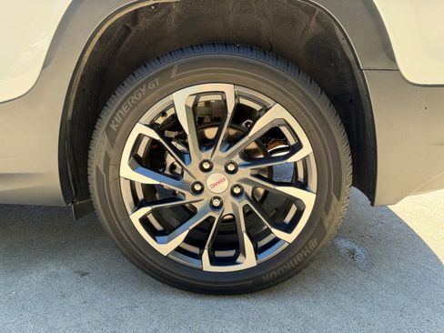 Used 2023 GMC Terrain SLT w/ LPO, Floor Liner Package FWD image 35