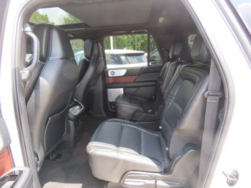 Used 2021 Lincoln Navigator L Reserve w/ Luxury Package AWD/4WD image 19