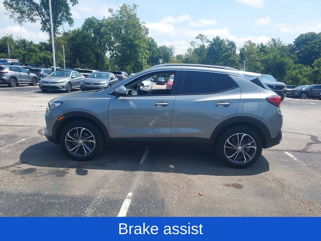 Used 2023 Buick Encore GX Select w/ Safety Package II AWD/4WD image 4