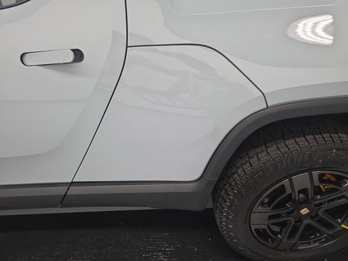 Used 2022 Rivian R1T Adventure AWD/4WD image 33