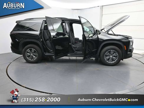 Used 2024 Chevrolet Traverse LT w/ Trailering Package AWD/4WD image 42