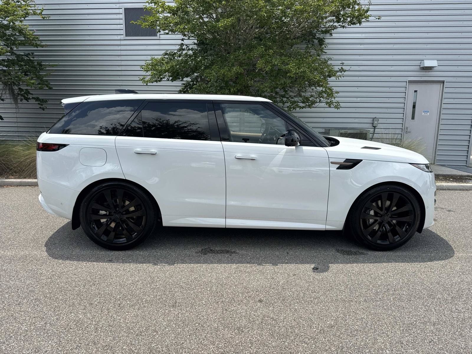 New 2026 Land Rover Range Rover Sport Dynamic SE AWD/4WD image 5