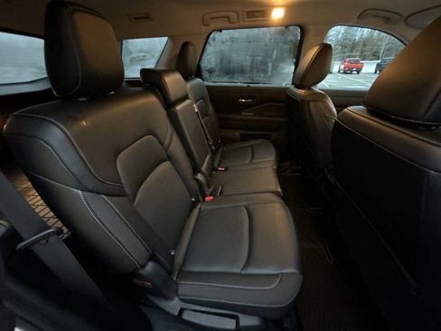 Used 2023 Nissan Pathfinder SL image 24