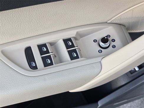 Used 2018 Audi Q5 2.0T Premium Plus image 12