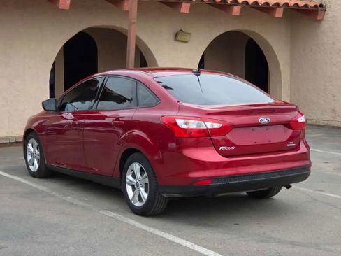 Used 2014 Ford Focus SE image 4