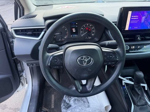 Used 2024 Toyota Corolla LE FWD image 5