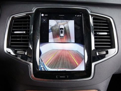 Certified 2024 Volvo XC90 T8 Plus w/ Protection Package Premier AWD/4WD image 14