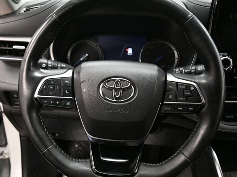 Used 2021 Toyota Highlander Platinum image 12
