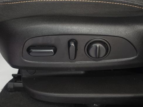 Used 2018 Chevrolet Equinox LT AWD/4WD image 13