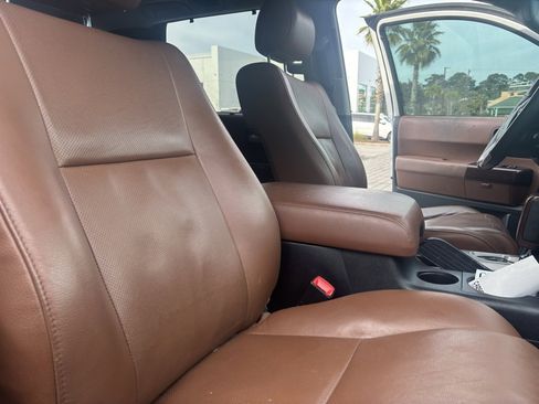 Used 2017 Toyota Sequoia Platinum image 29