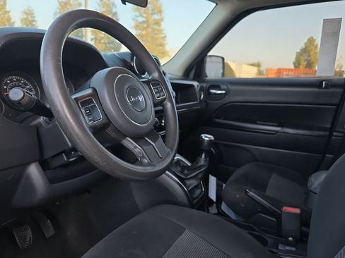 Used 2015 Jeep Patriot Sport w/ Power Value Group FWD image 14