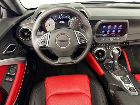 Used 2020 Chevrolet Camaro LT image 21