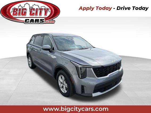 Used 2025 Kia Sorento LX FWD image 1