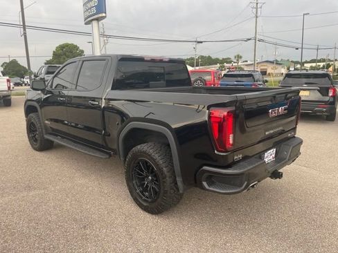 Used 2024 GMC Sierra 1500 AT4 w/ Technology Package AWD/4WD image 4