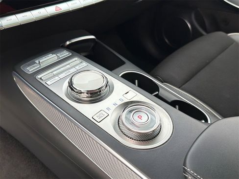 Used 2023 Genesis GV70 2.5T w/ Sport Prestige Package image 32