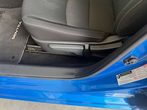 Used 2025 Nissan Sentra SV FWD image 18