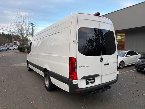 Used 2020 Mercedes-Benz Sprinter 3500 image 4